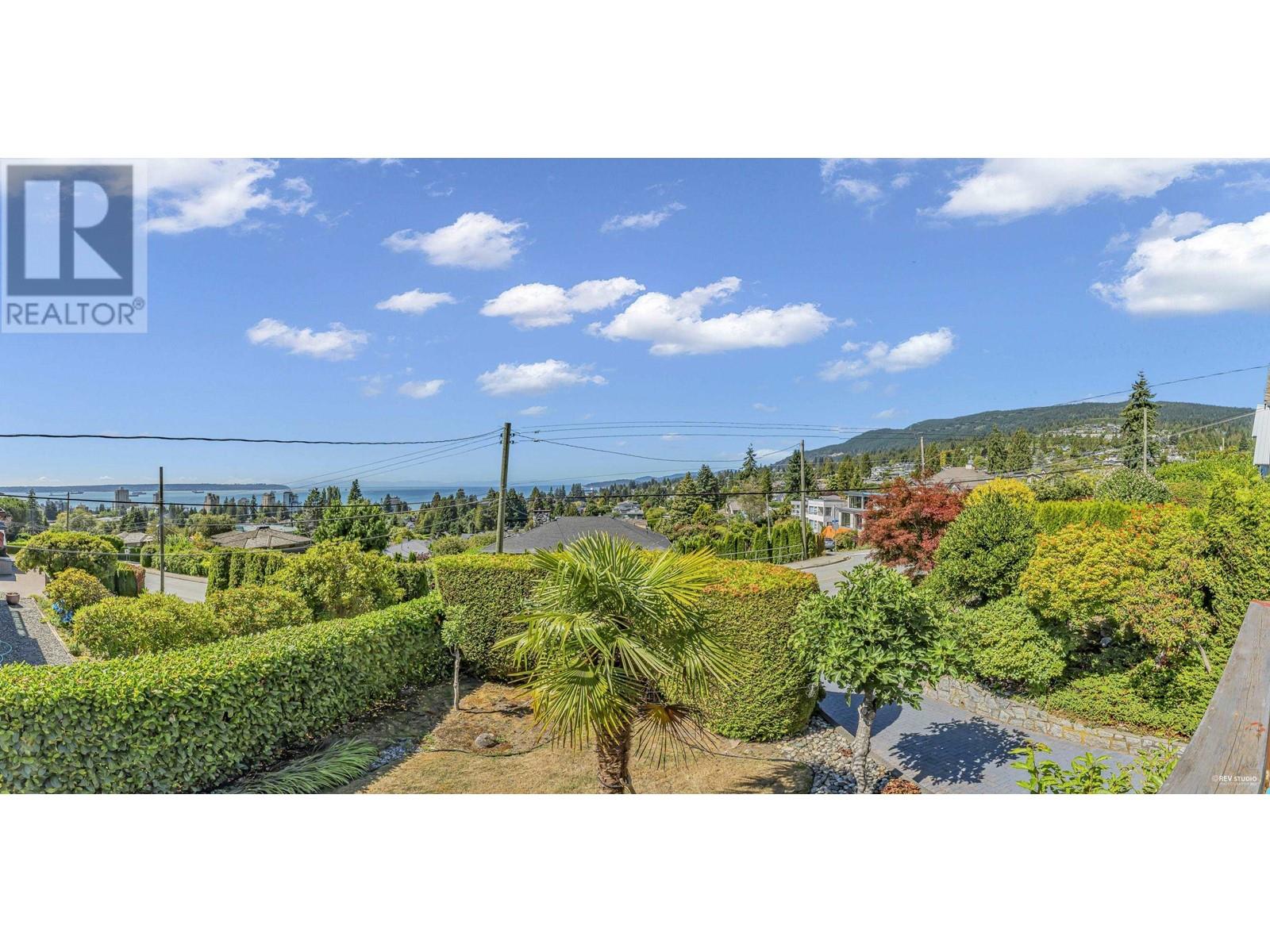 1374 21st Street, West Vancouver, British Columbia  V7V 4B3 - Photo 10 - R2808458