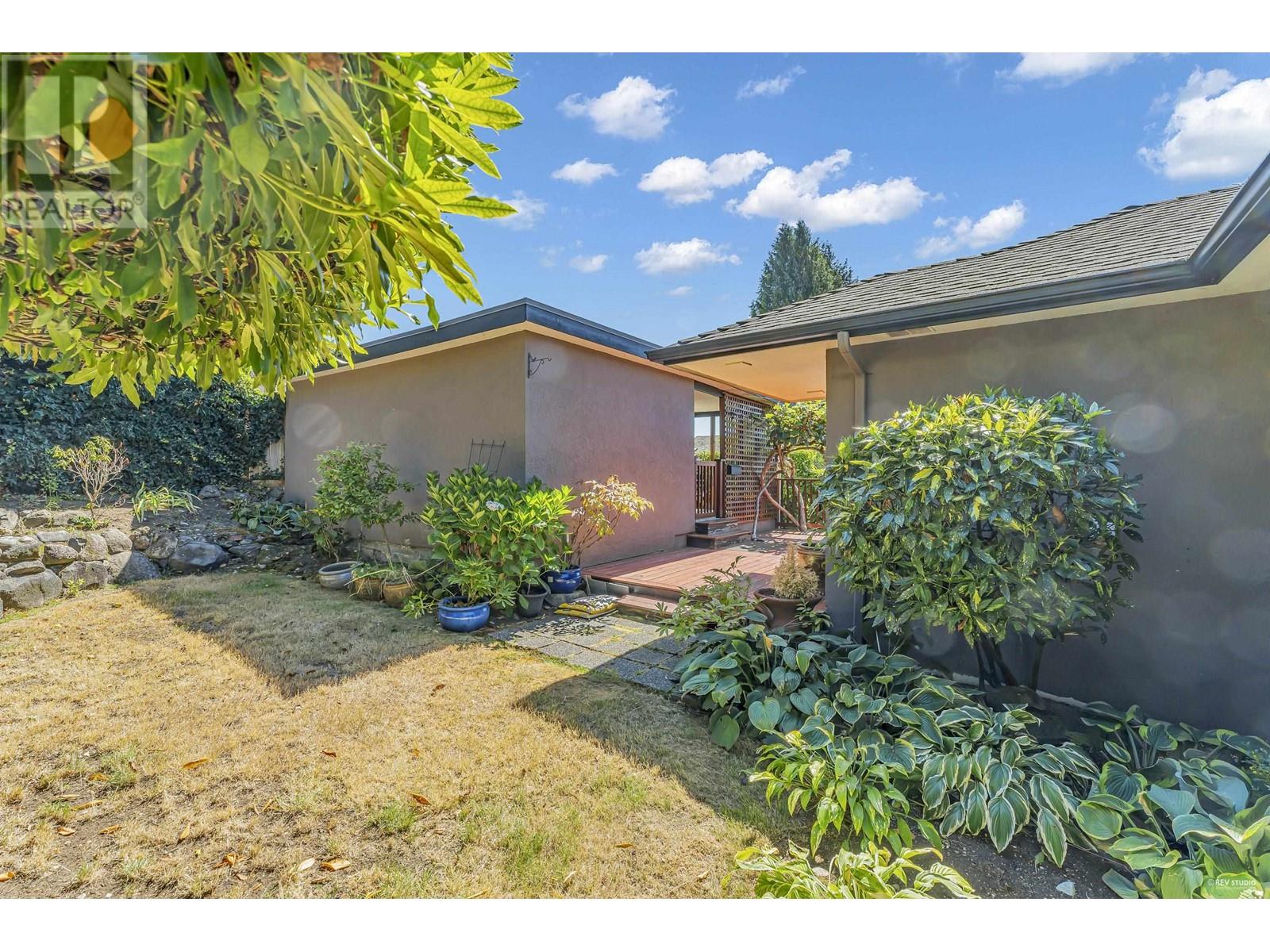 1374 21st Street, West Vancouver, British Columbia  V7V 4B3 - Photo 37 - R2808458