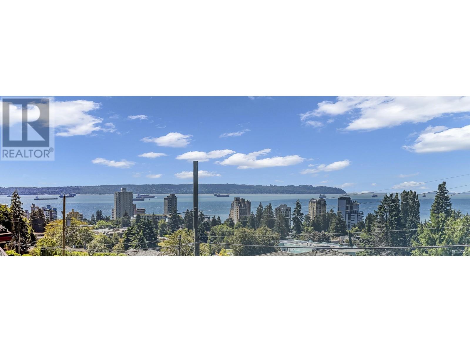 1374 21st Street, West Vancouver, British Columbia  V7V 4B3 - Photo 4 - R2808458