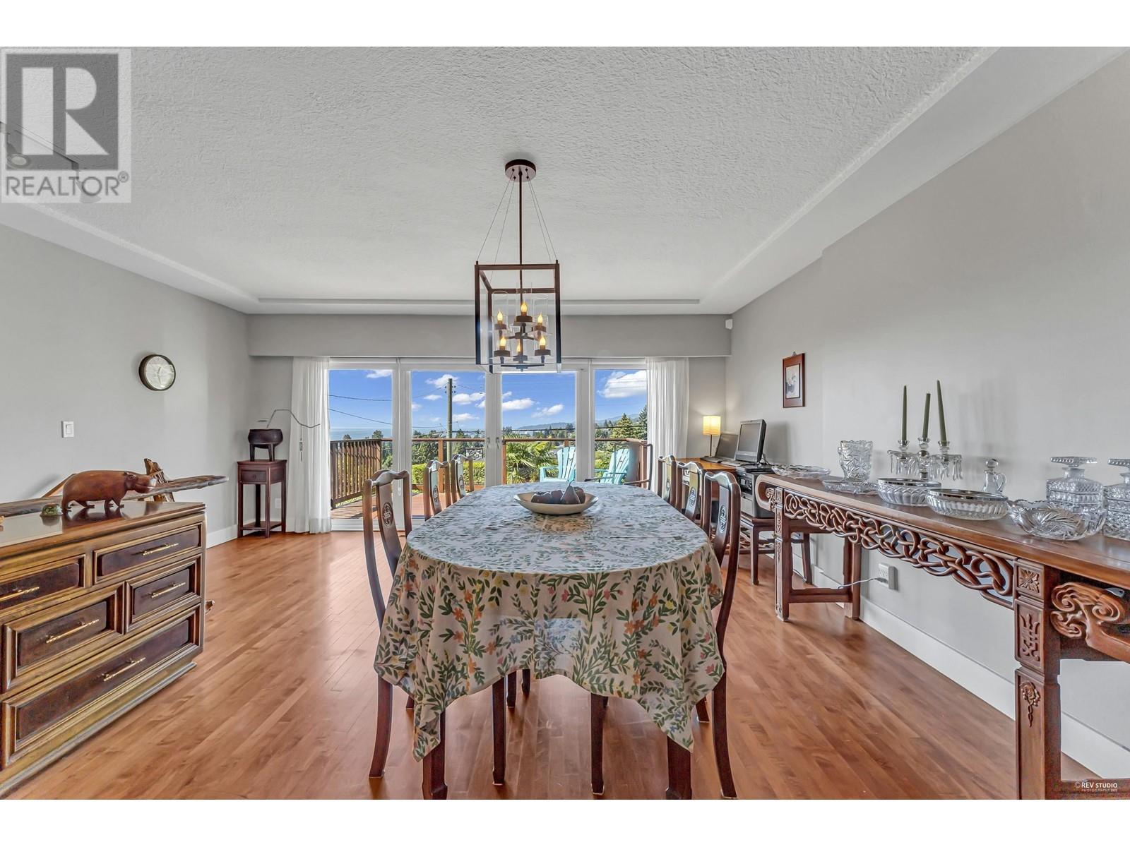 1374 21st Street, West Vancouver, British Columbia  V7V 4B3 - Photo 6 - R2808458