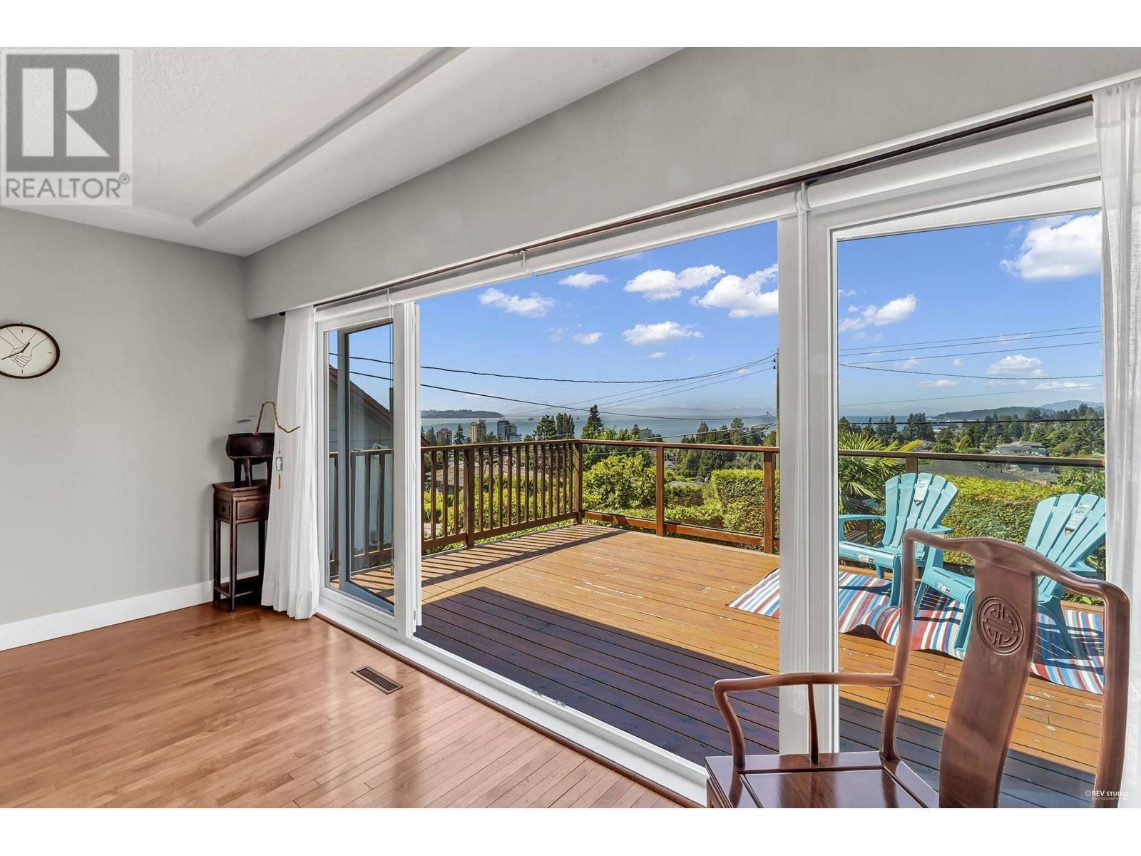 1374 21st Street, West Vancouver, British Columbia  V7V 4B3 - Photo 9 - R2808458