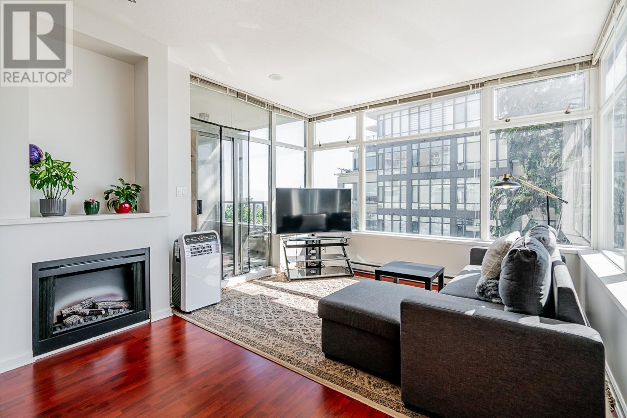 601 9298 University Crescent, Burnaby, British Columbia  V5A 4X8 - Photo 1 - R2808555