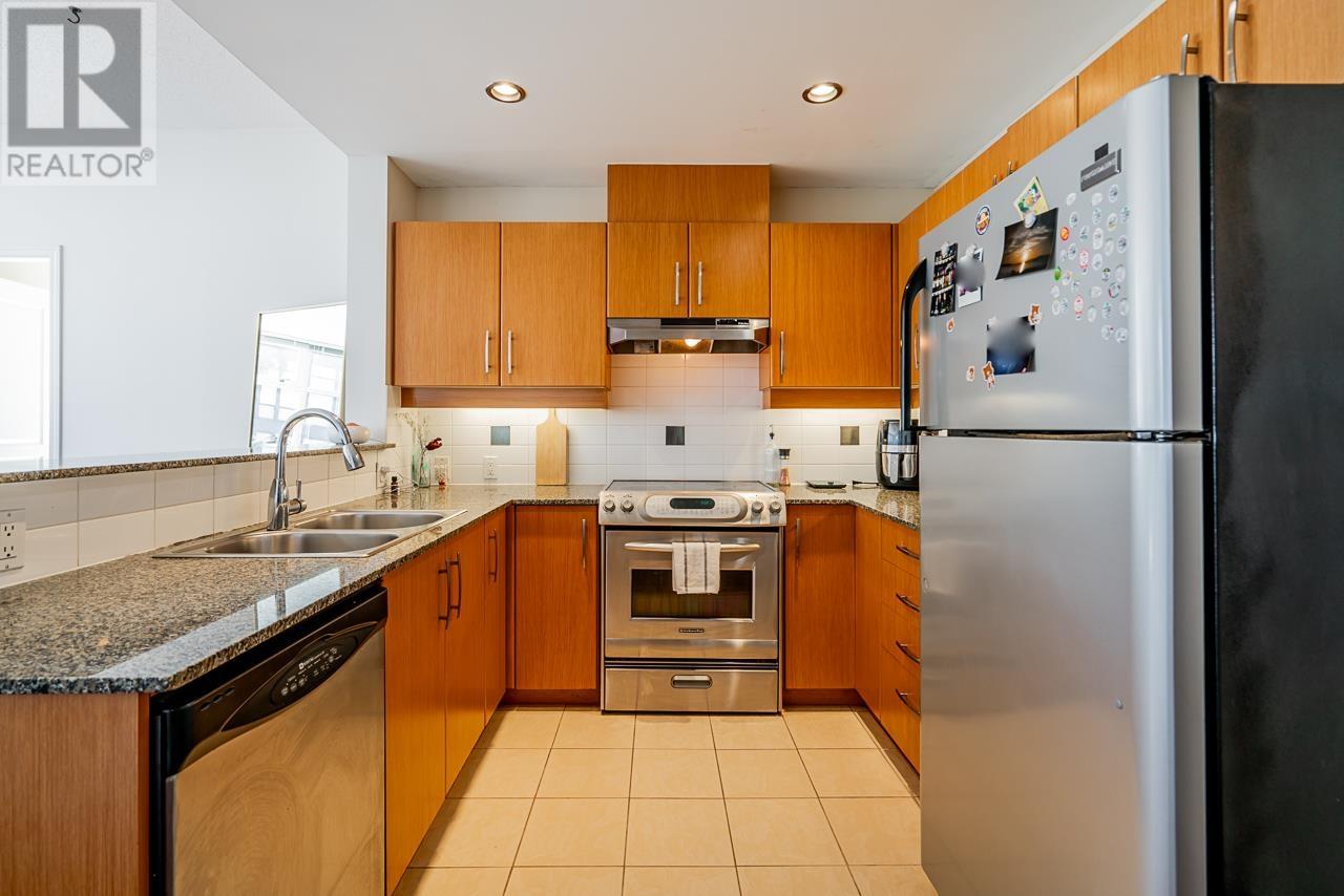 601 9298 University Crescent, Burnaby, British Columbia  V5A 4X8 - Photo 11 - R2808555