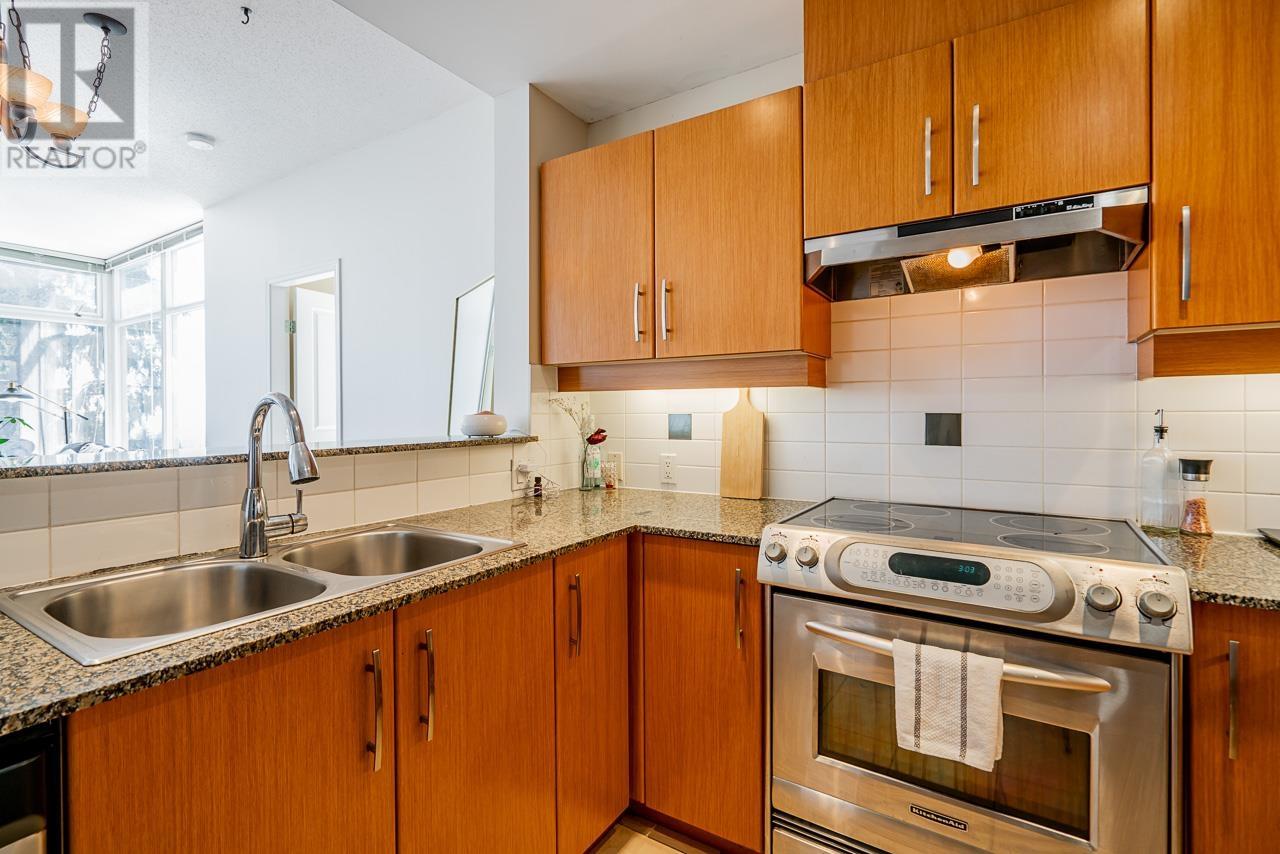 601 9298 University Crescent, Burnaby, British Columbia  V5A 4X8 - Photo 13 - R2808555