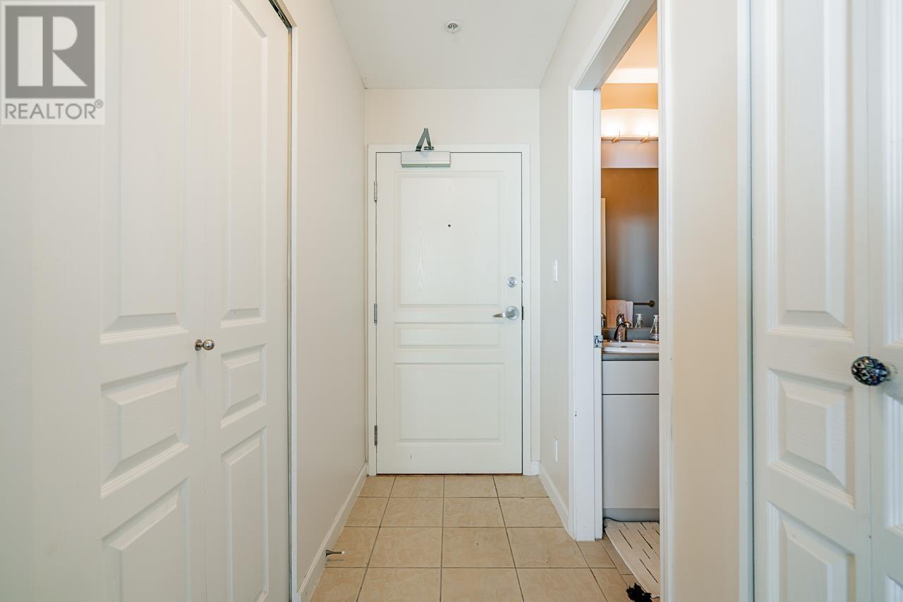 601 9298 University Crescent, Burnaby, British Columbia  V5A 4X8 - Photo 5 - R2808555