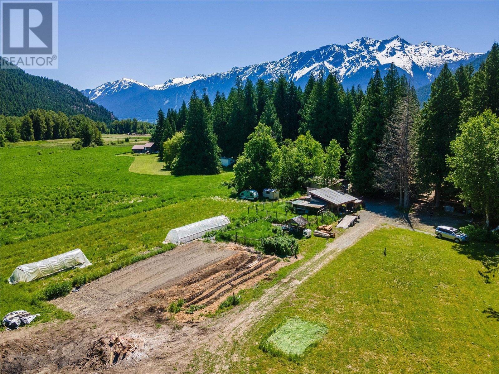 7700 Pemberton Meadows Road, Pemberton, British Columbia  V0N 2L2 - Photo 39 - R2808575