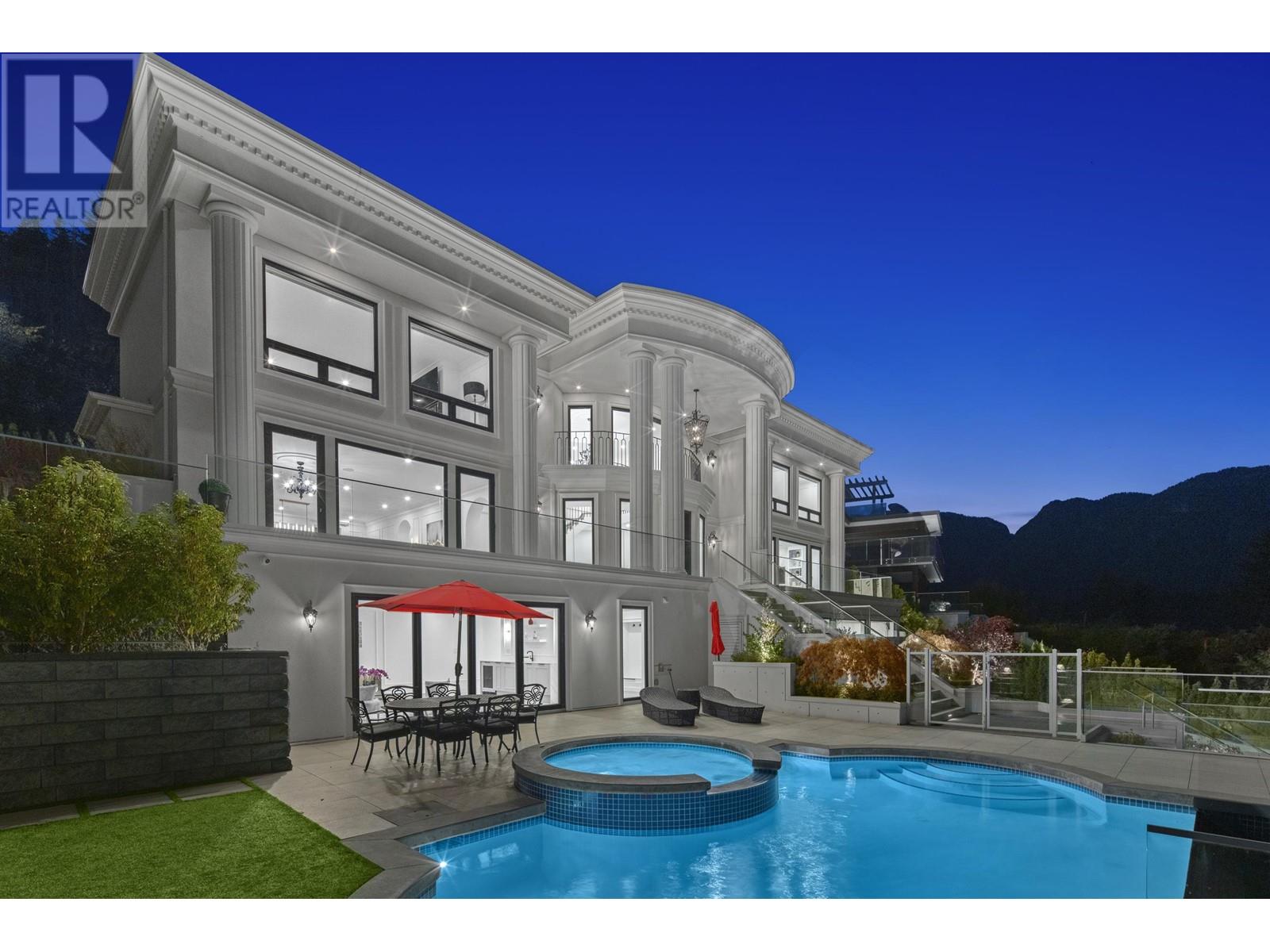 558 Craigmohr Drive, West Vancouver, British Columbia  V7S 1W9 - Photo 2 - R2808637