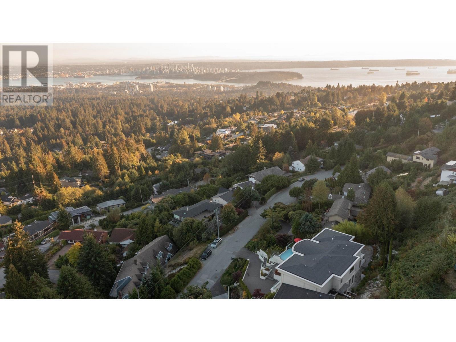 558 Craigmohr Drive, West Vancouver, British Columbia  V7S 1W9 - Photo 37 - R2808637