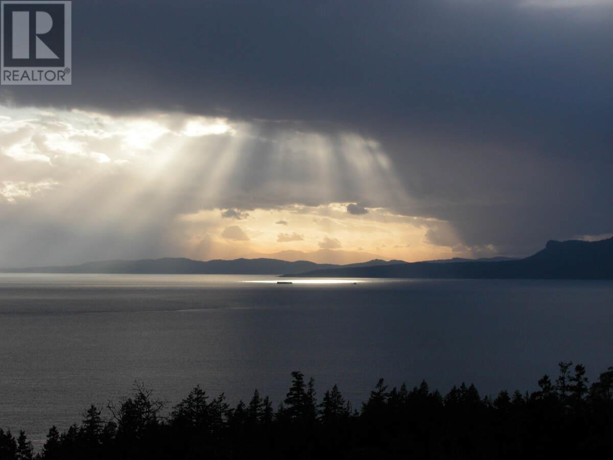 10670 Wood Bay Heights Road, Halfmoon Bay, British Columbia  V7Z 1B8 - Photo 5 - R2800735