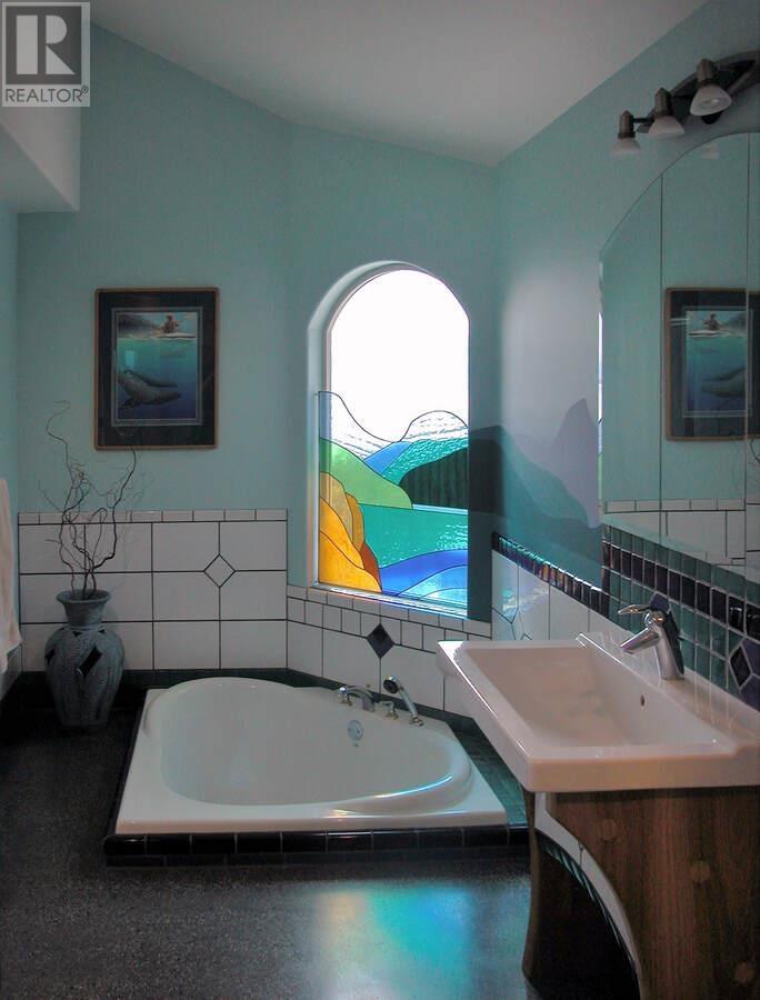 10670 Wood Bay Heights Road, Halfmoon Bay, British Columbia  V7Z 1B8 - Photo 13 - R2800735