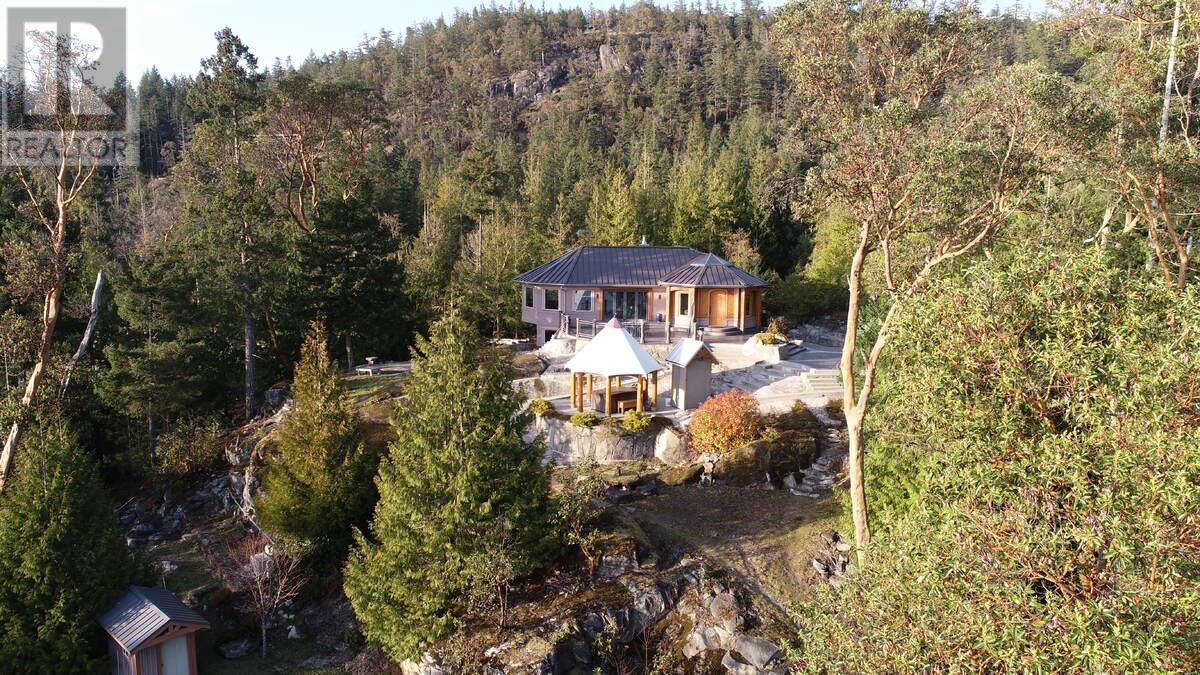 10670 Wood Bay Heights Road, Halfmoon Bay, British Columbia  V7Z 1B8 - Photo 2 - R2800735