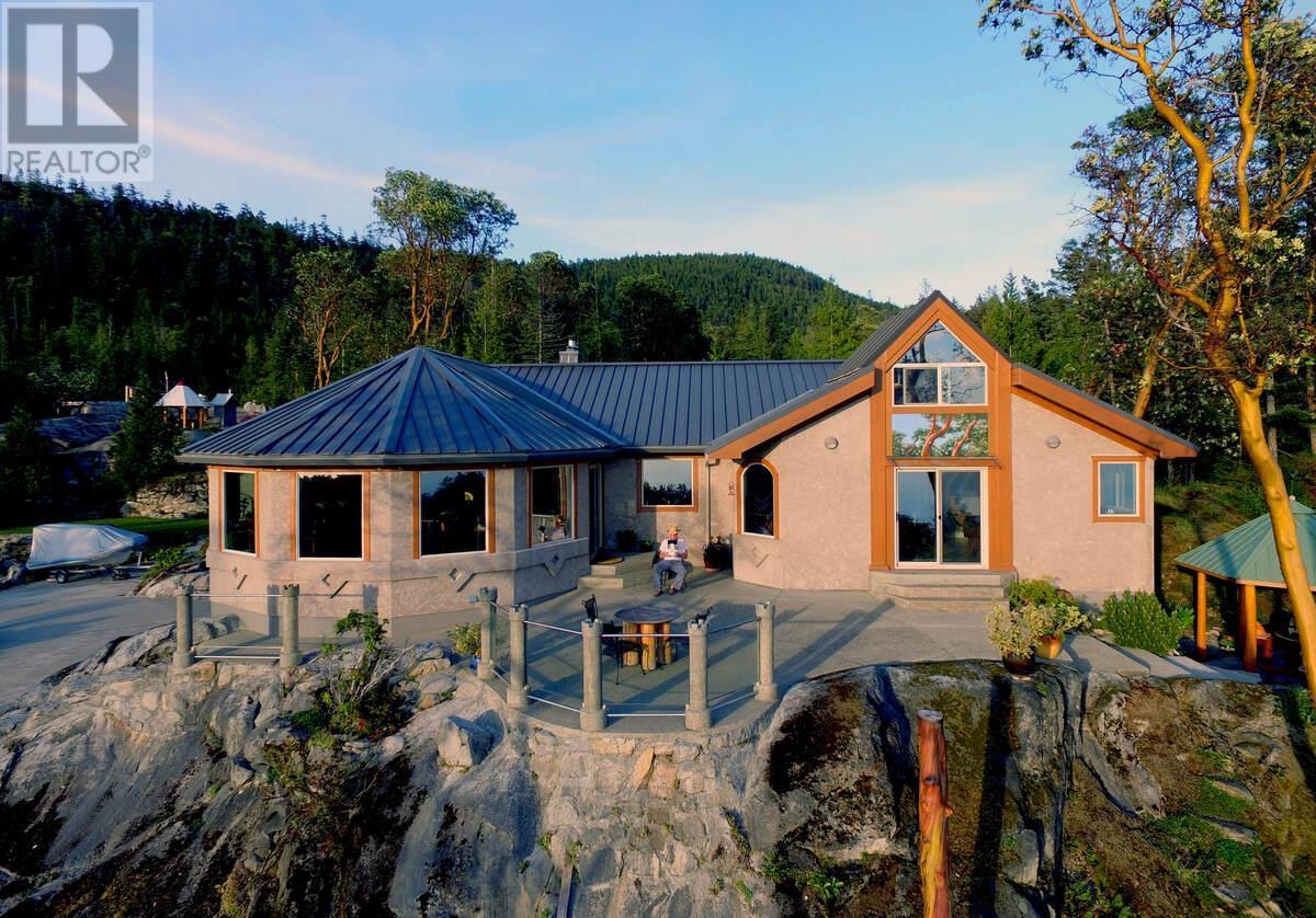 10670 Wood Bay Heights Road, Halfmoon Bay, British Columbia  V7Z 1B8 - Photo 3 - R2800735