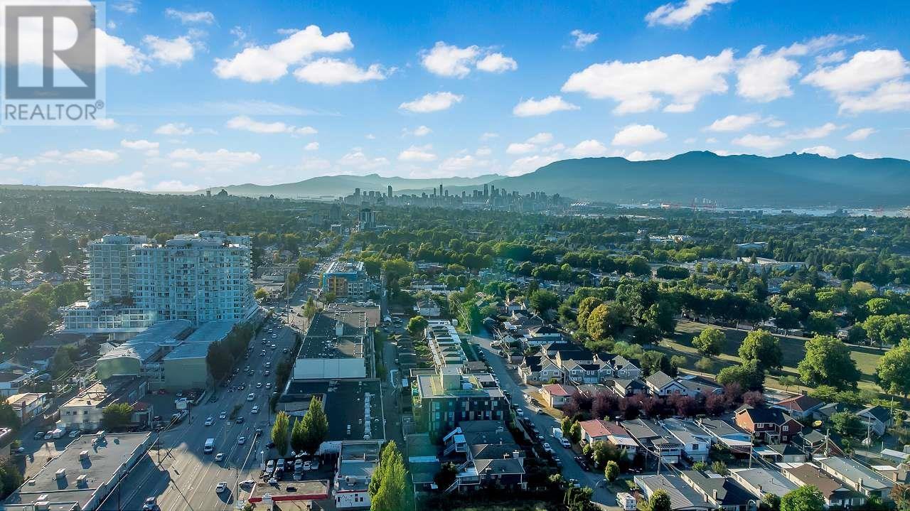 Listing Picture 10 of 18 : 2343 KINGSWAY, Vancouver / 溫哥華 - 魯藝地產 Yvonne Lu Group - MLS Medallion Club Member