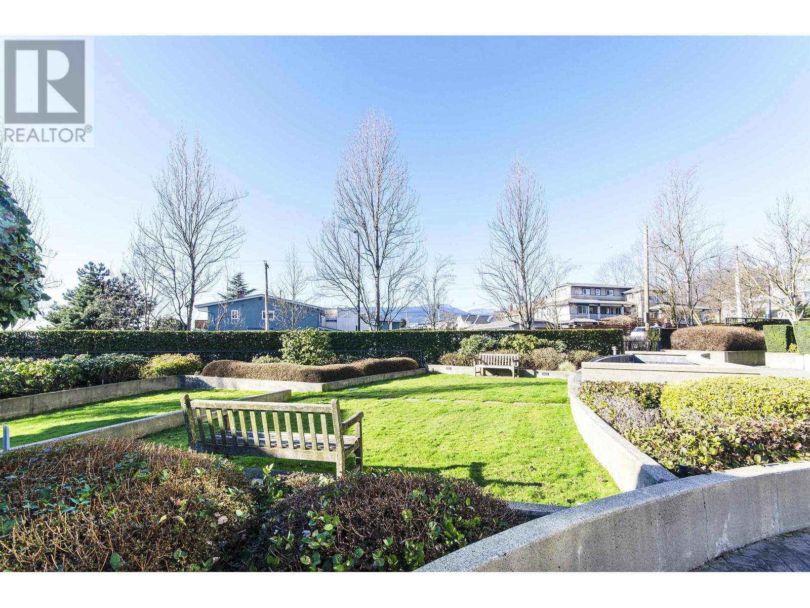 902 683 W Victoria Park, North Vancouver, British Columbia  V7M 0A2 - Photo 4 - R2808363