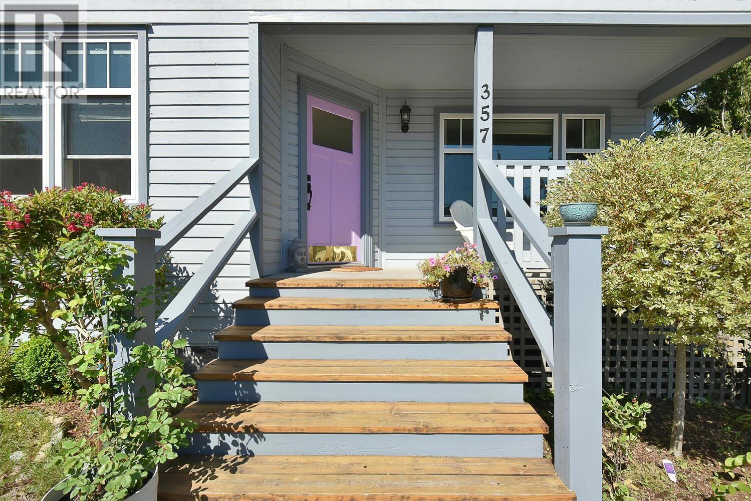357 Glassford Road, Gibsons, British Columbia  V0N 1V8 - Photo 2 - R2808691