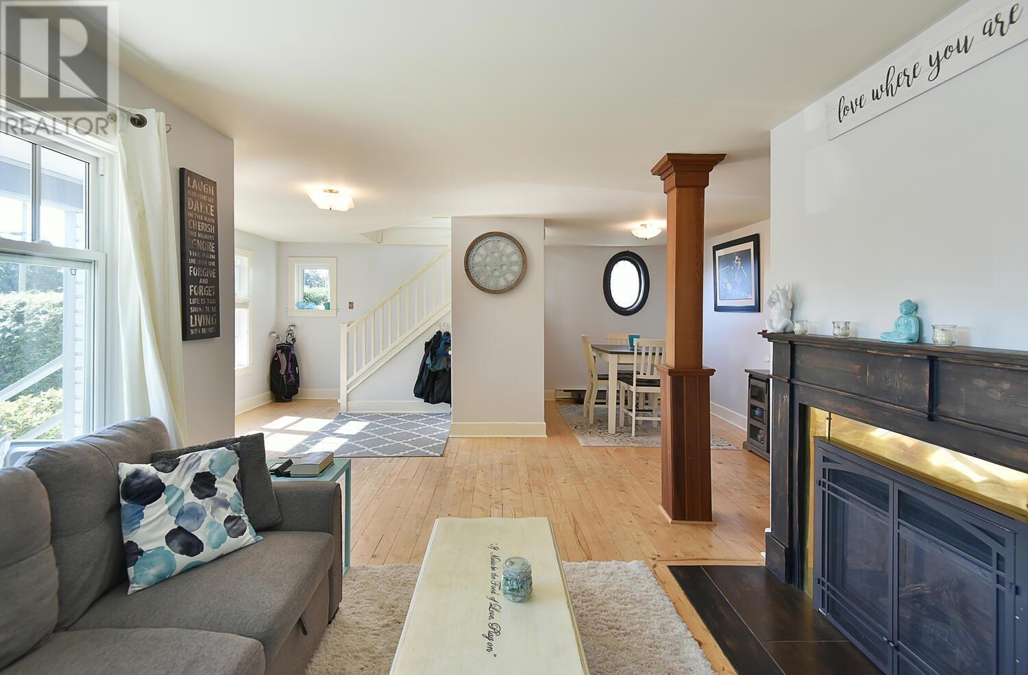 357 Glassford Road, Gibsons, British Columbia  V0N 1V8 - Photo 6 - R2808691