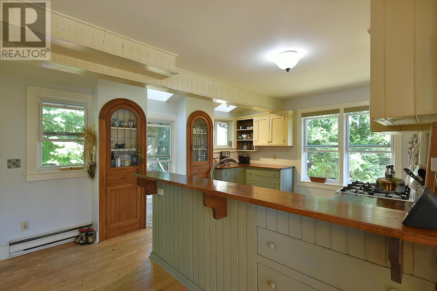 357 Glassford Road, Gibsons, British Columbia  V0N 1V8 - Photo 8 - R2808691