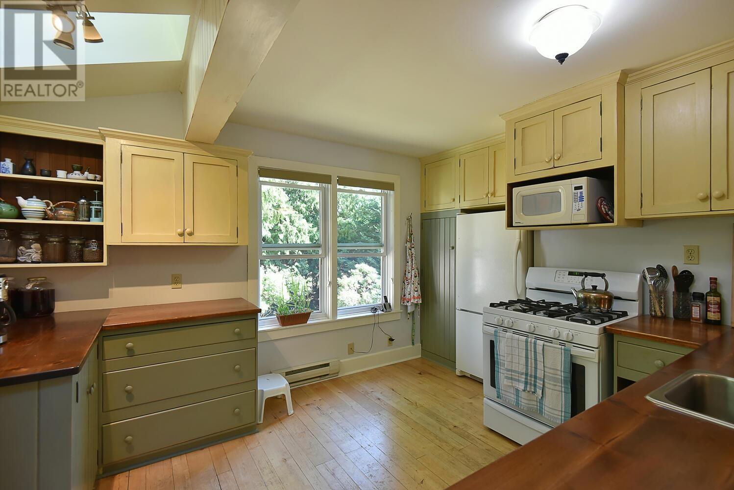 357 Glassford Road, Gibsons, British Columbia  V0N 1V8 - Photo 9 - R2808691