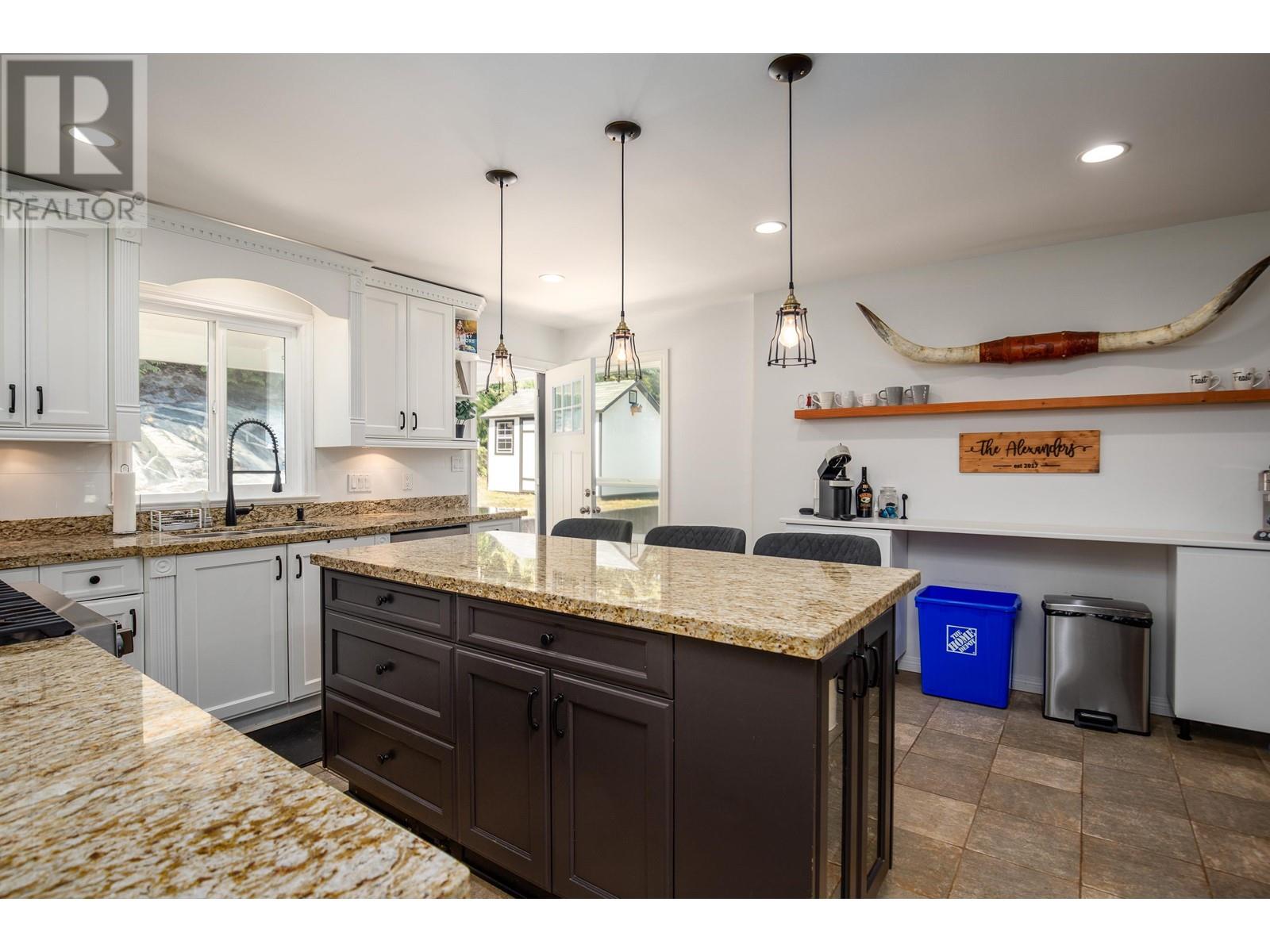 40613 N Highlands Way, Squamish, British Columbia  V0N 1T0 - Photo 11 - R2808730