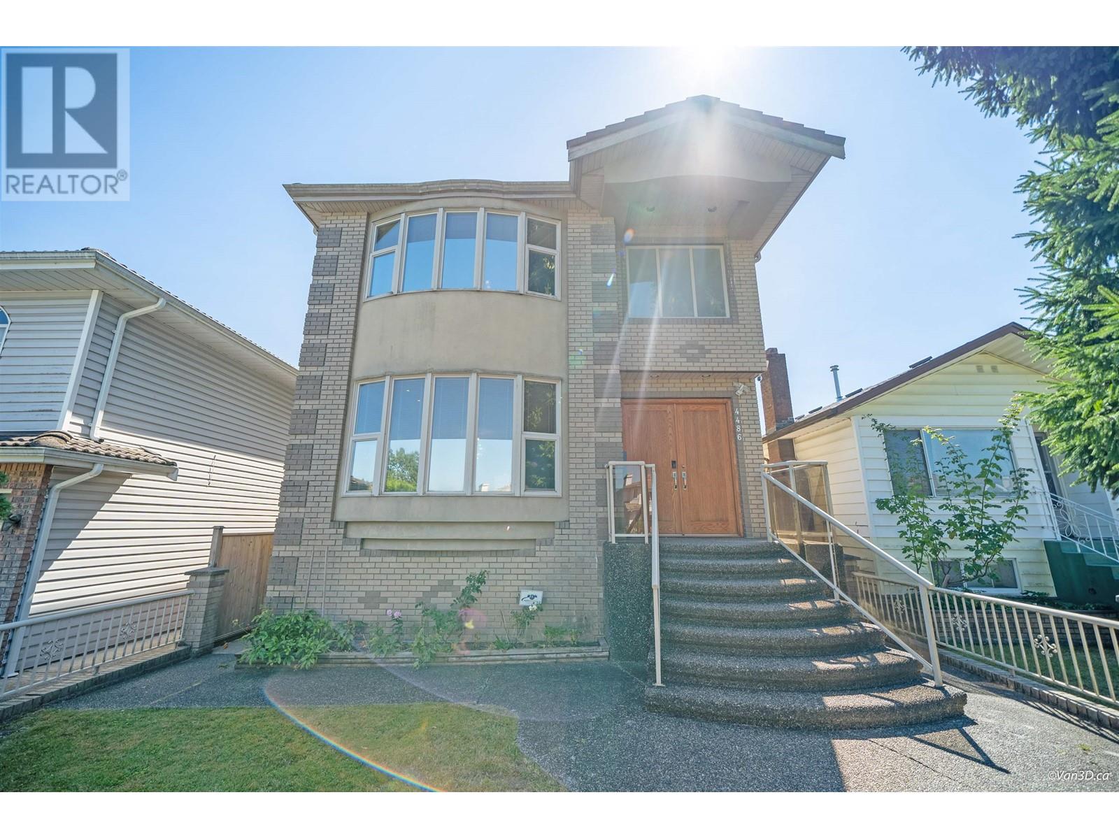 4486 TRIUMPH STREET, burnaby, British Columbia