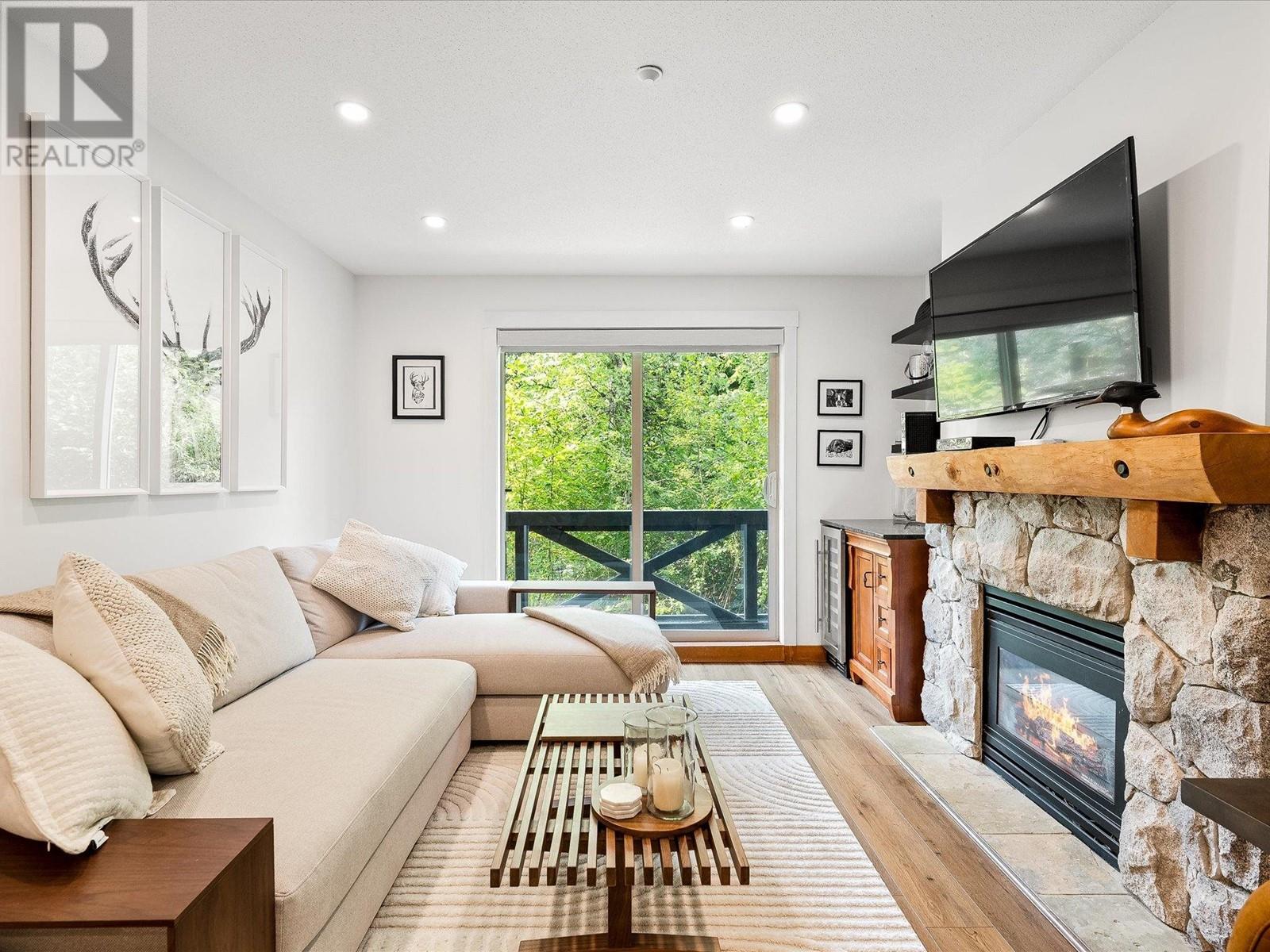 105 4660 Blackcomb Way, Whistler, British Columbia  V8E 0A8 - Photo 3 - R2808916