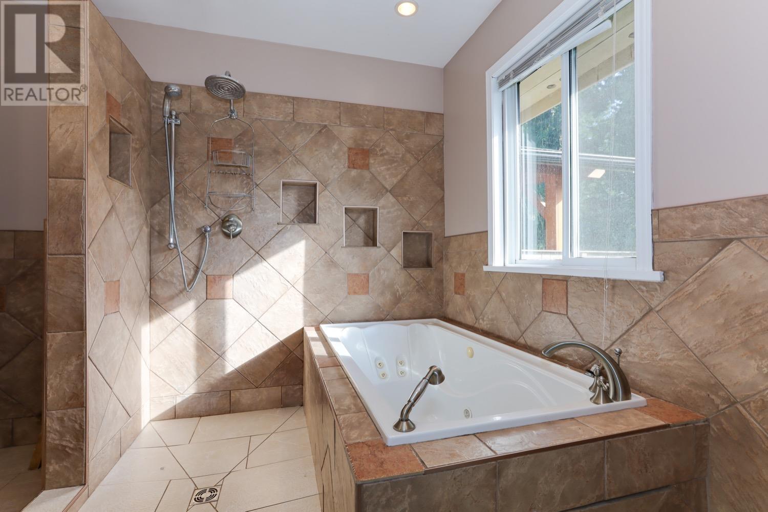 2552 Jura Crescent, Squamish, British Columbia  V0N 1T0 - Photo 15 - R2806281