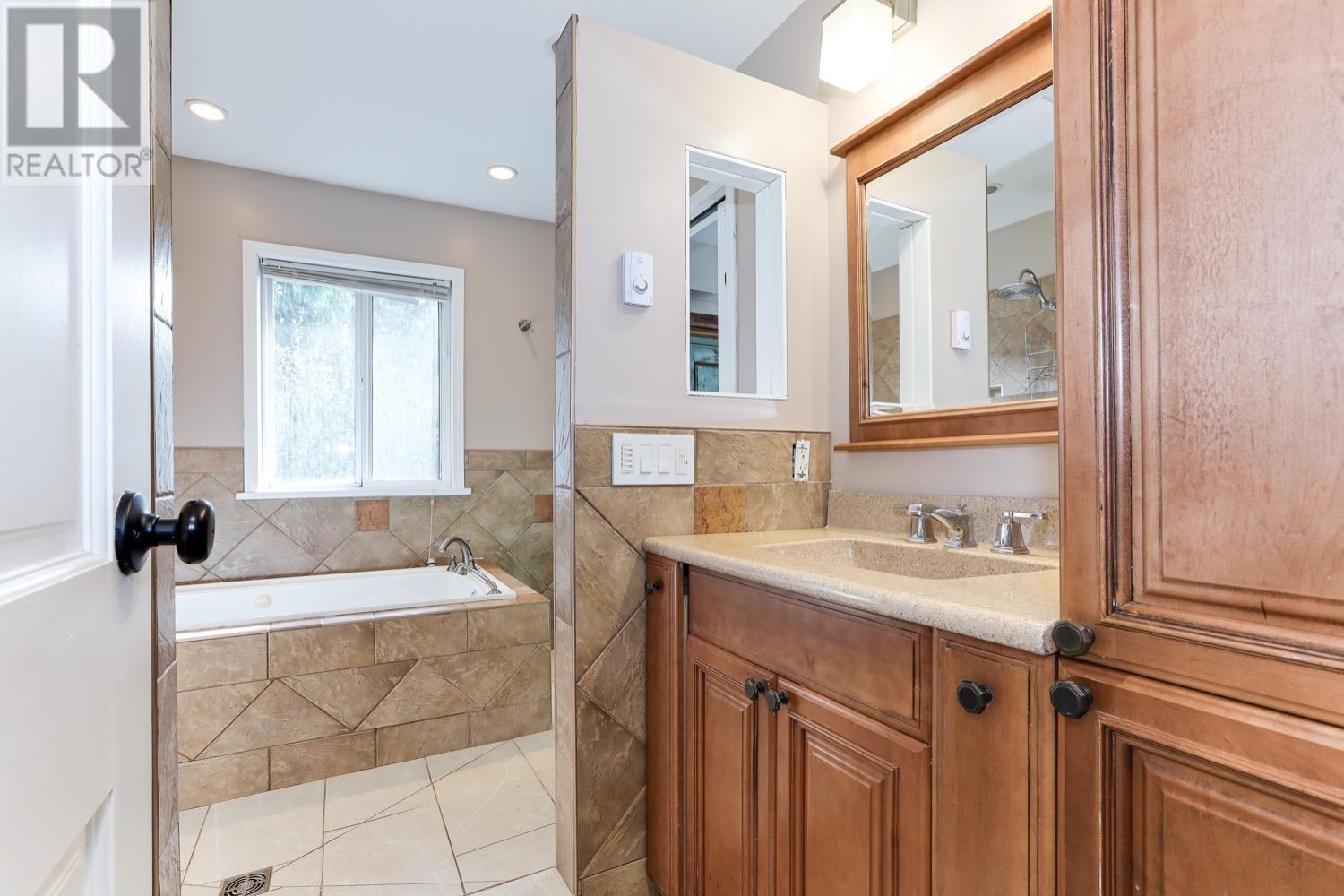 2552 Jura Crescent, Squamish, British Columbia  V0N 1T0 - Photo 14 - R2806281