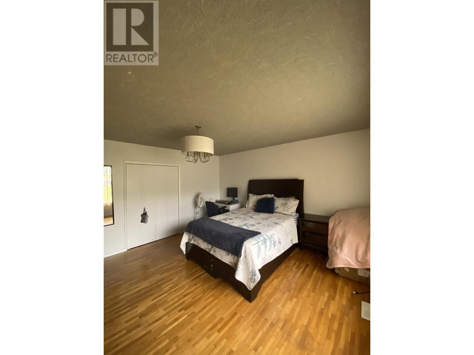 5410 Parker Street, Burnaby, British Columbia  V5B 1Z7 - Photo 10 - R2808282