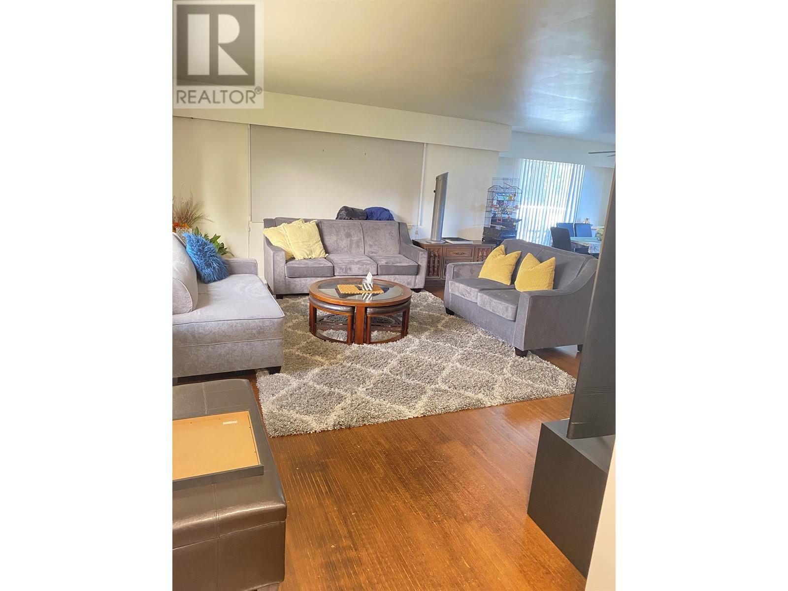 5410 Parker Street, Burnaby, British Columbia  V5B 1Z7 - Photo 5 - R2808282