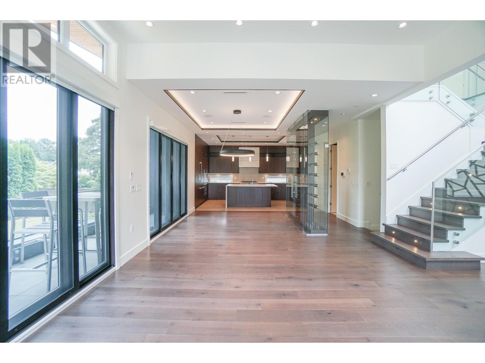 7230 Kitchener Street, Burnaby, British Columbia  V5A 1L6 - Photo 2 - R2801835