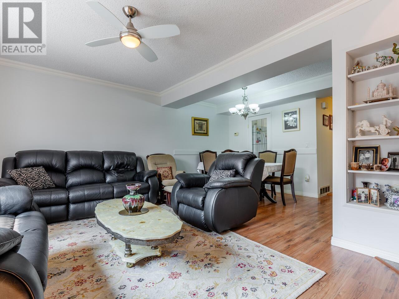 48 5330 Broadway, Burnaby, British Columbia  V5B 2X7 - Photo 3 - R2809181