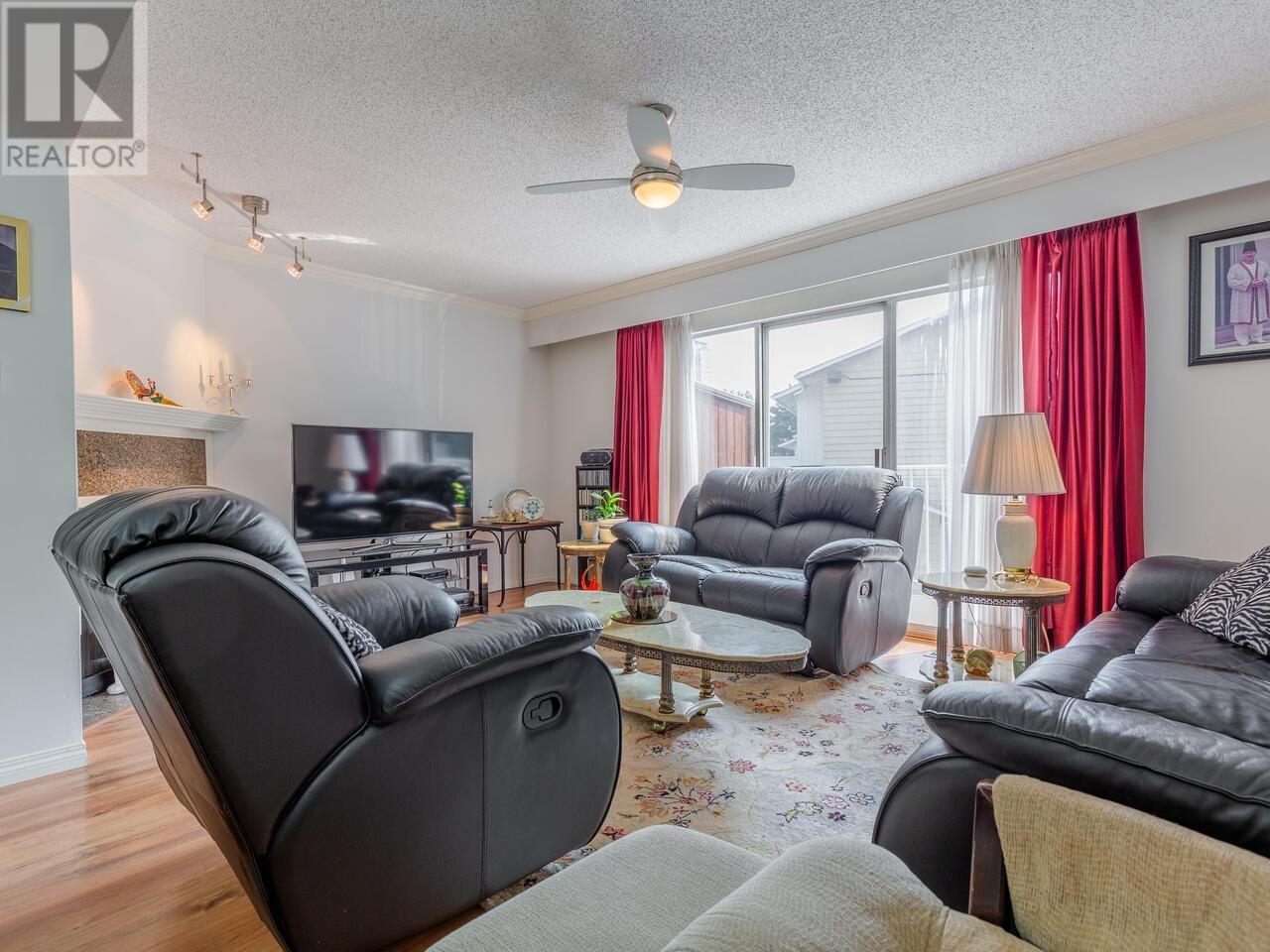 48 5330 Broadway, Burnaby, British Columbia  V5B 2X7 - Photo 5 - R2809181