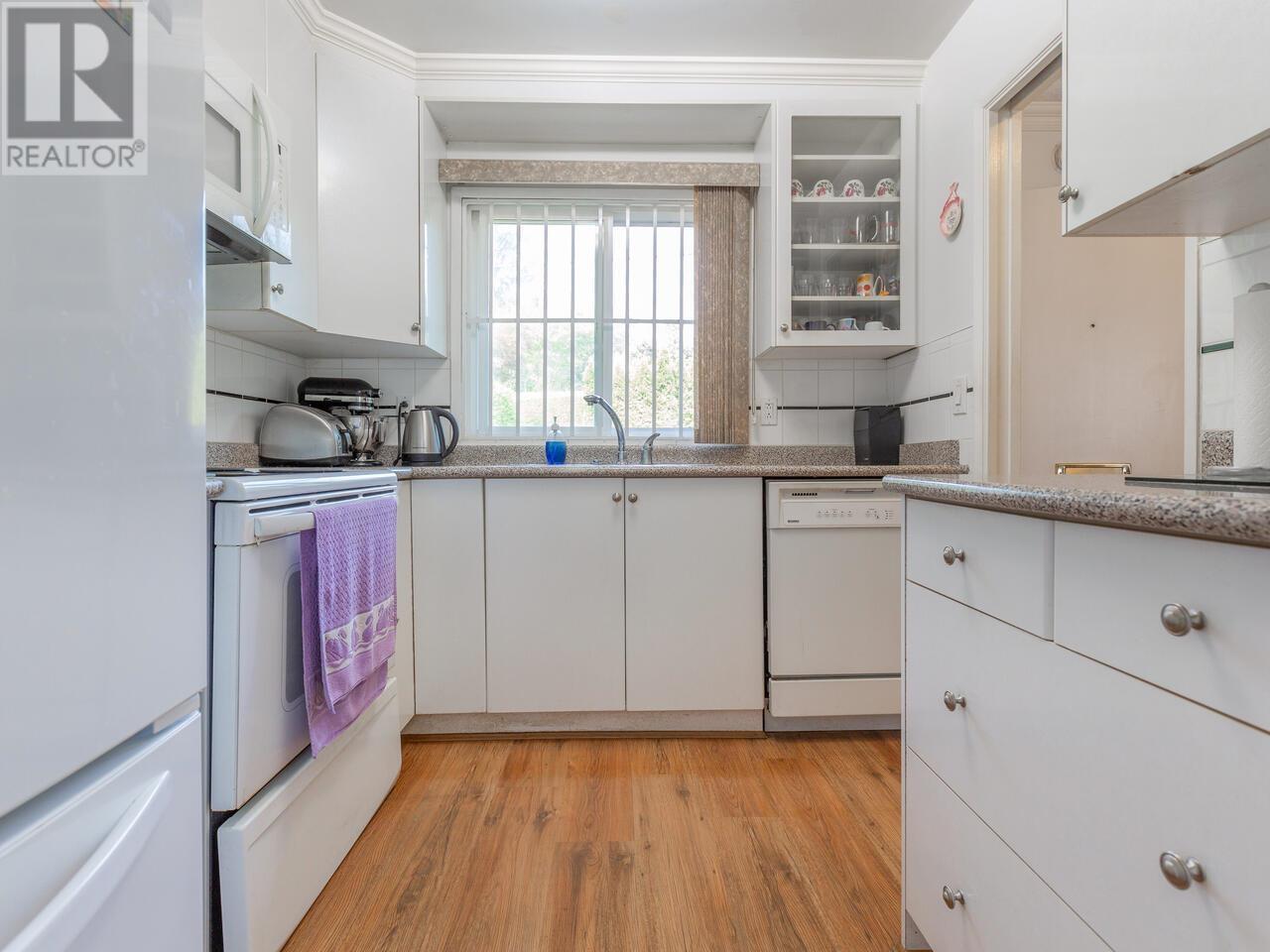 48 5330 Broadway, Burnaby, British Columbia  V5B 2X7 - Photo 9 - R2809181