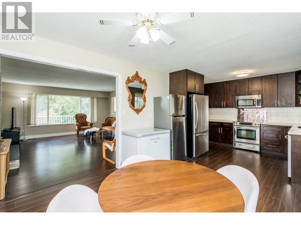 443 Mundy Street, Coquitlam, British Columbia  V3K 5N2 - Photo 3 - R2809165