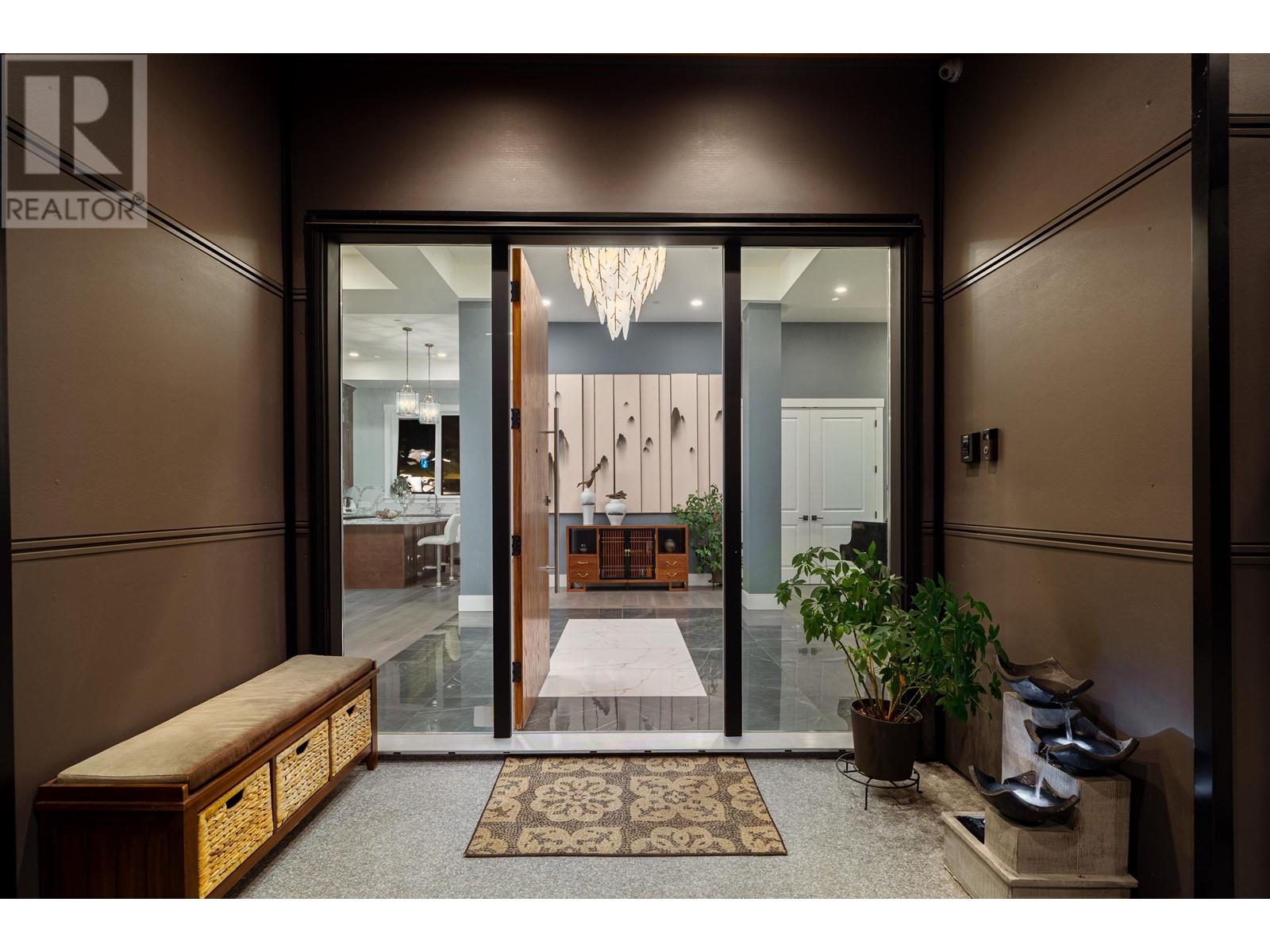 10900 Carmichael Street, Maple Ridge, British Columbia  V2W 0H3 - Photo 2 - R2809221