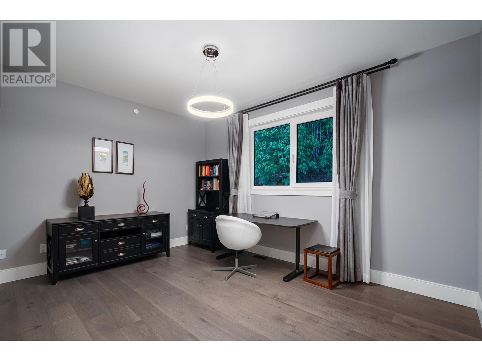 10900 Carmichael Street, Maple Ridge, British Columbia  V2W 0H3 - Photo 28 - R2809221