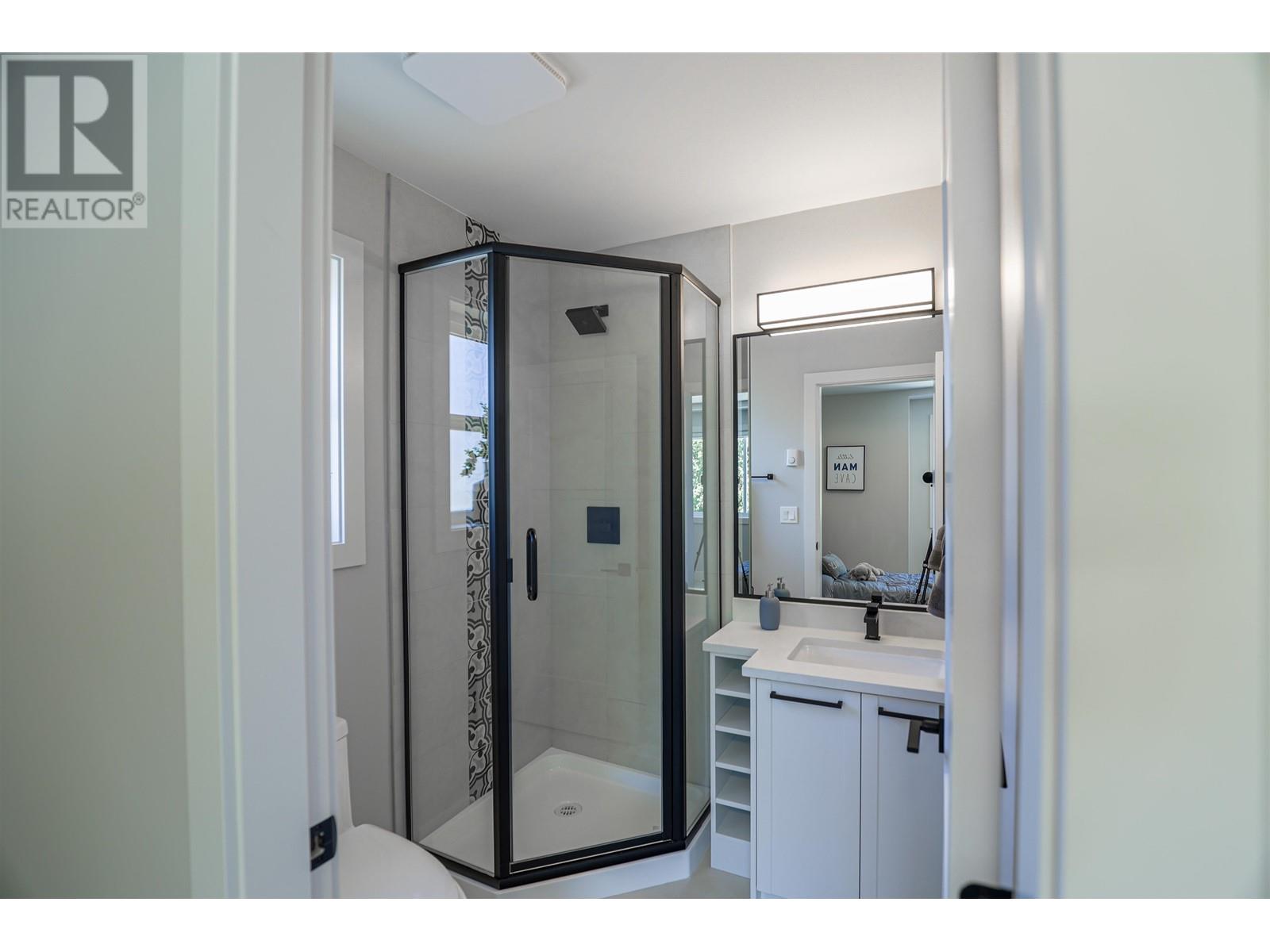 1388 Madore Avenue, Coquitlam, British Columbia  V3K 3C2 - Photo 12 - R2805896