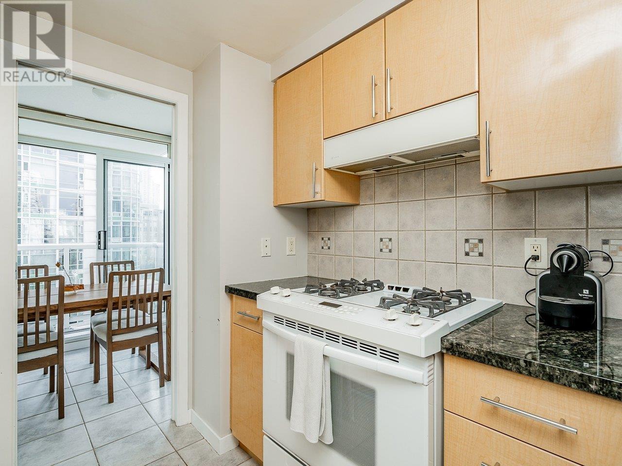 1203 193 Aquarius Mews, Vancouver, British Columbia  V6Z 2Z2 - Photo 11 - R2809239
