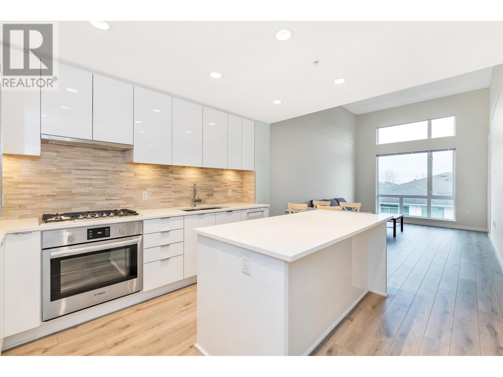 513 9233 ODLIN ROAD, richmond, British Columbia