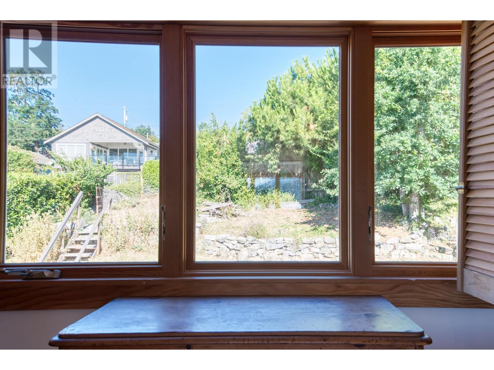 607 Marine Drive, Gibsons, British Columbia  V0N 1V9 - Photo 3 - R2809355