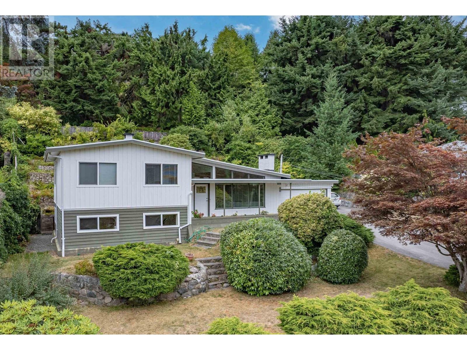 569 ST GILES ROAD, west vancouver, British Columbia