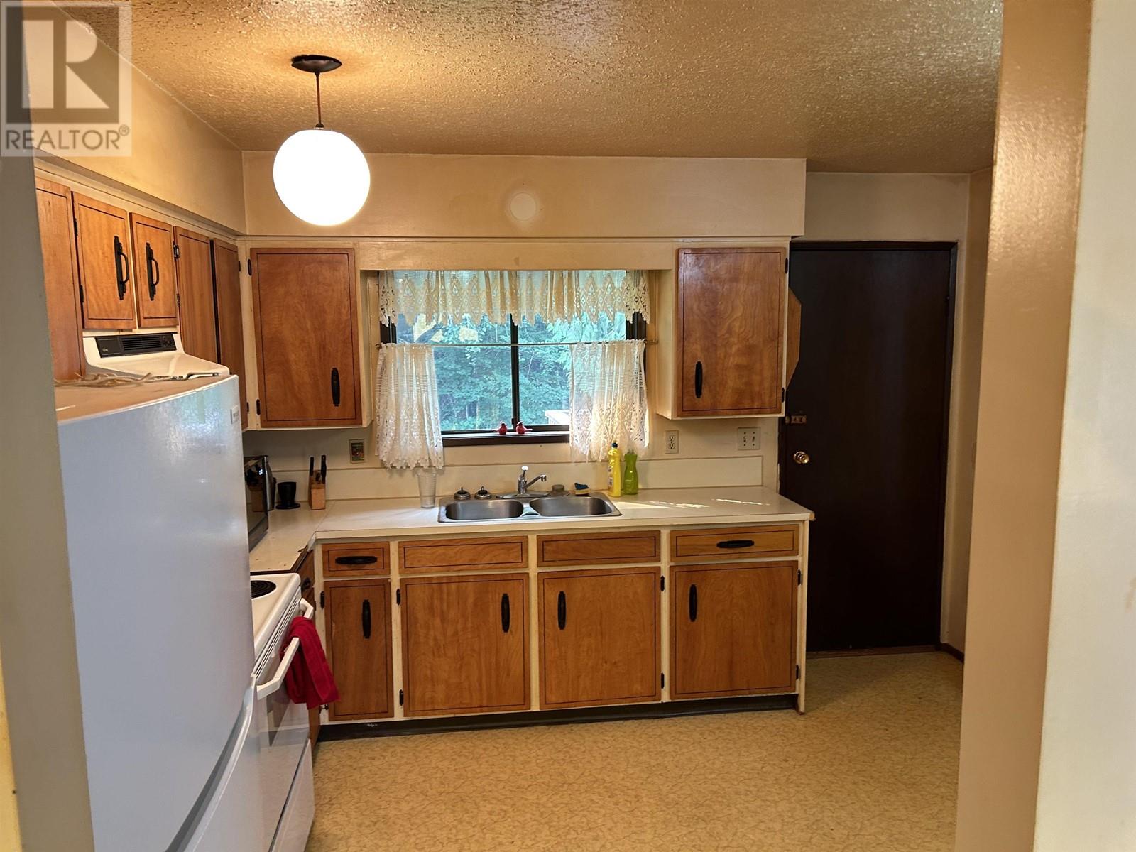 37984 Magnolia Crescent, Squamish, British Columbia  V8B 0X7 - Photo 5 - R2809207