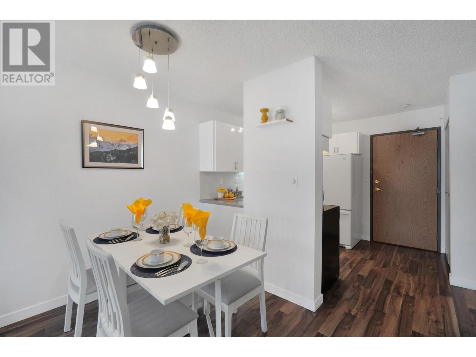 301 2055 Suffolk Avenue, Port Coquitlam, British Columbia  V3B 1H4 - Photo 6 - R2806559