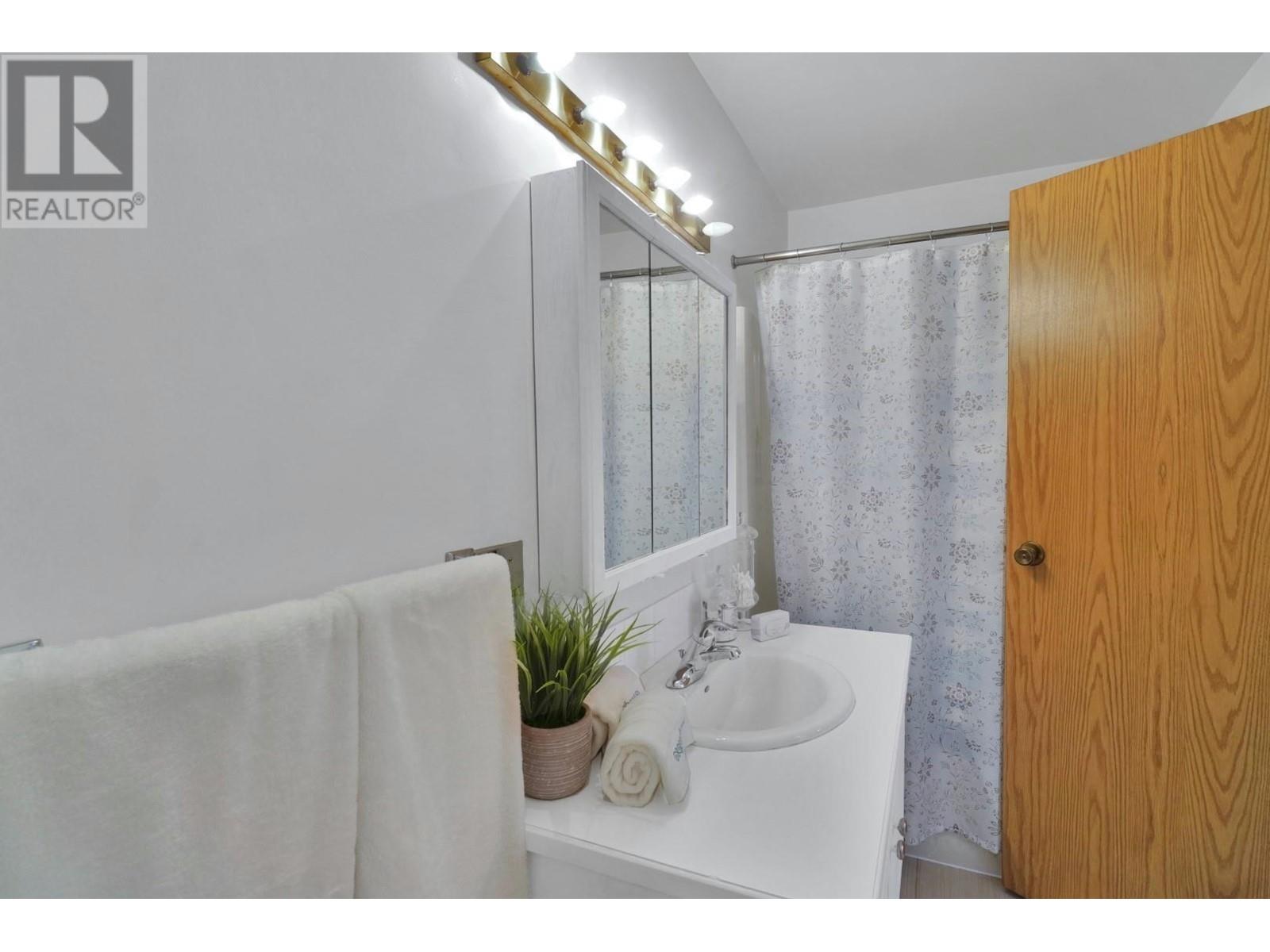301 2055 Suffolk Avenue, Port Coquitlam, British Columbia  V3B 1H4 - Photo 22 - R2806559