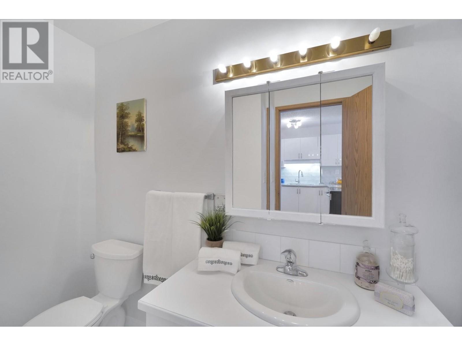 301 2055 Suffolk Avenue, Port Coquitlam, British Columbia  V3B 1H4 - Photo 21 - R2806559