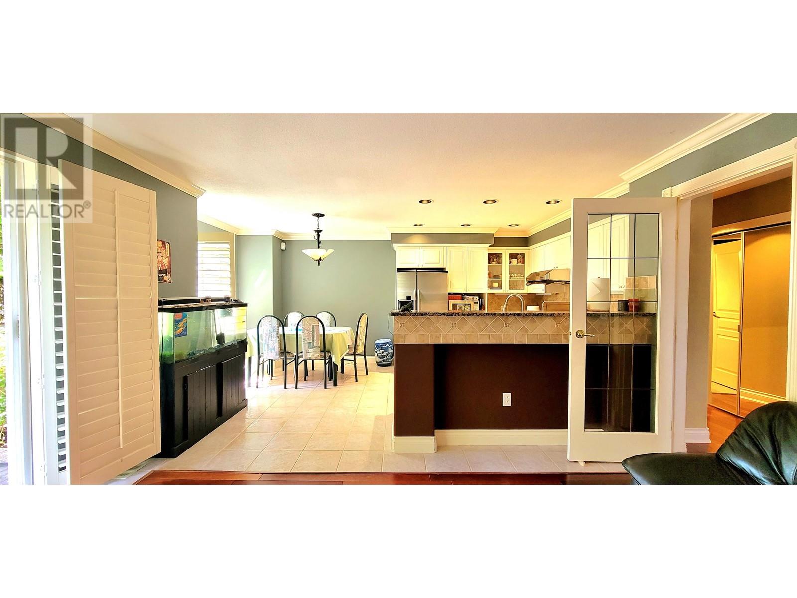 9 3405 Plateau Boulevard, Coquitlam, British Columbia  V3E 3L7 - Photo 12 - R2796520