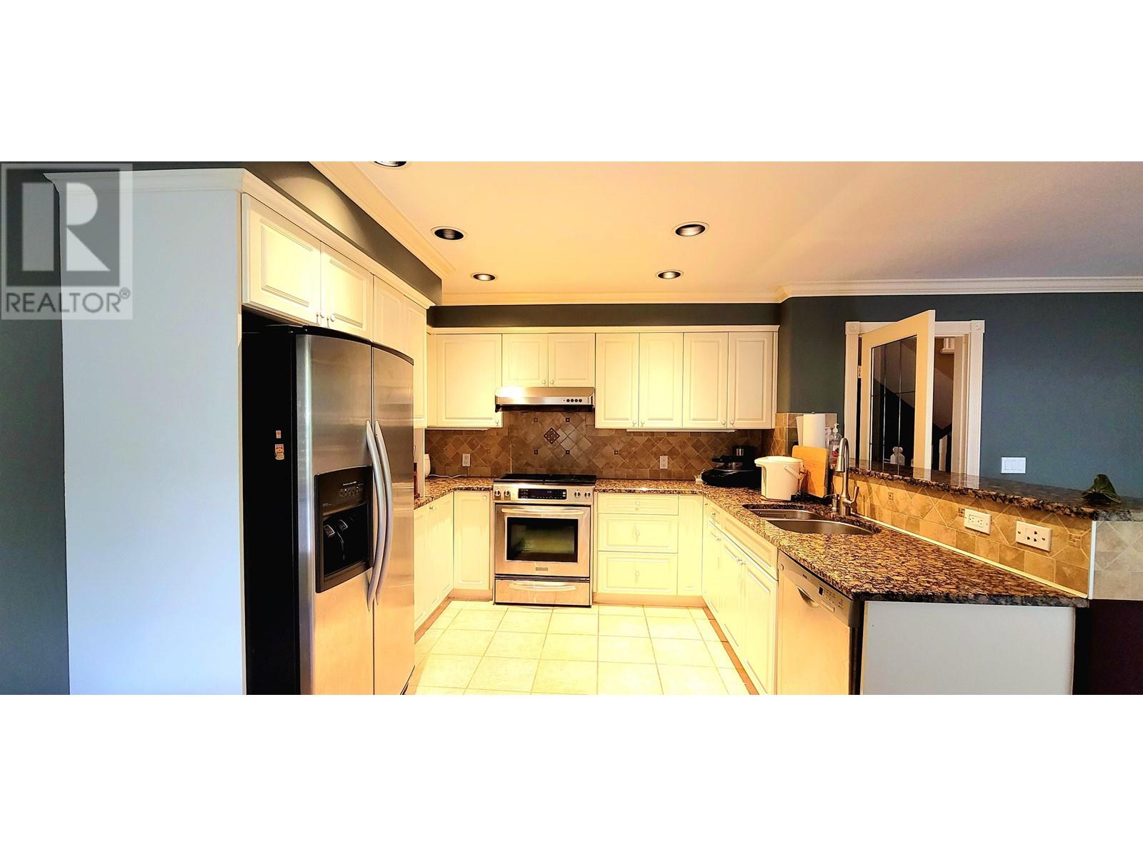9 3405 Plateau Boulevard, Coquitlam, British Columbia  V3E 3L7 - Photo 13 - R2796520