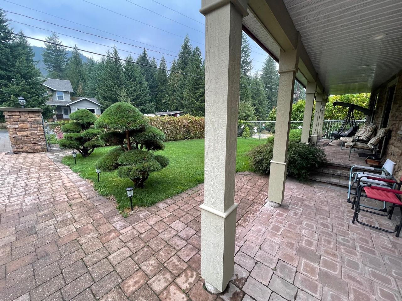 94 Chase Rd, Christina Lake, British Columbia  V0H 1E0 - Photo 2 - 2472909