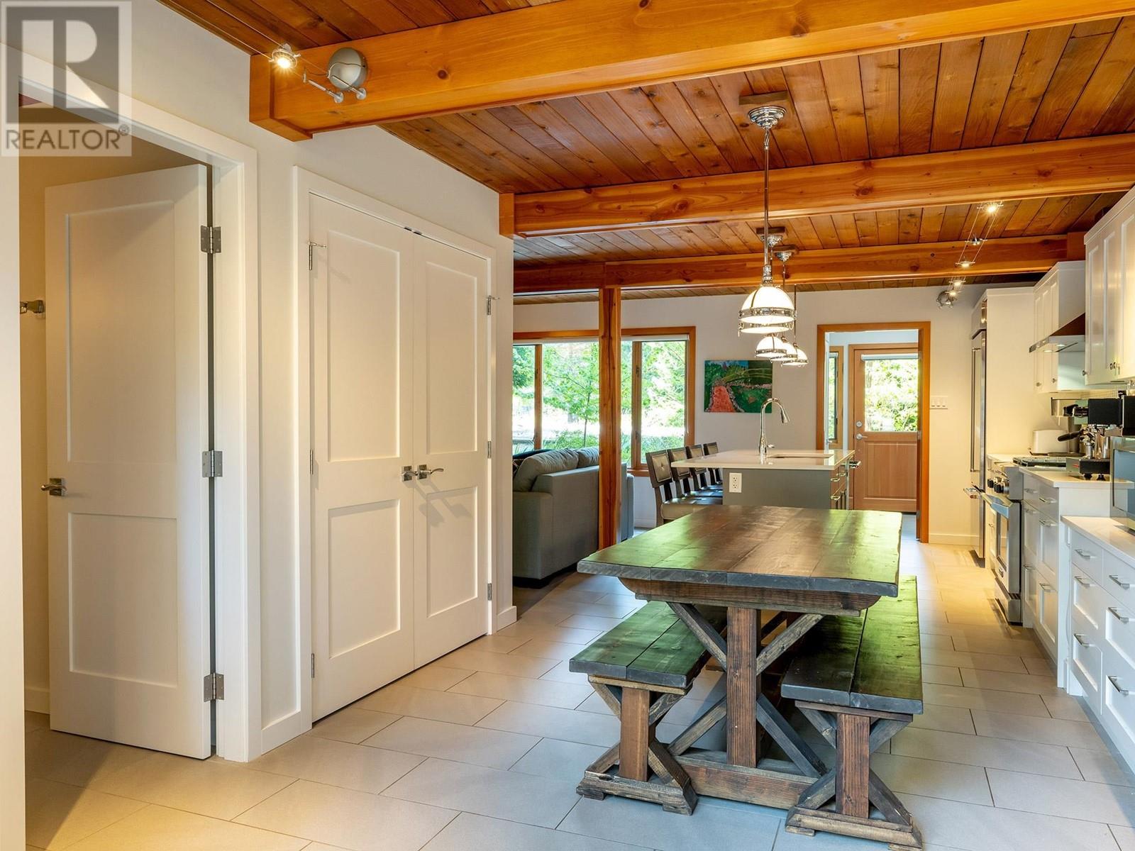 6626 Cedar Grove Lane, Whistler, British Columbia  V8E 0C5 - Photo 13 - R2809606