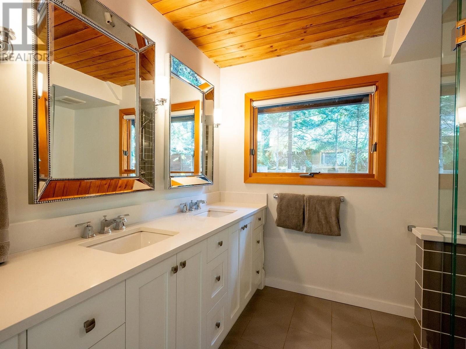 6626 Cedar Grove Lane, Whistler, British Columbia  V8E 0C5 - Photo 15 - R2809606